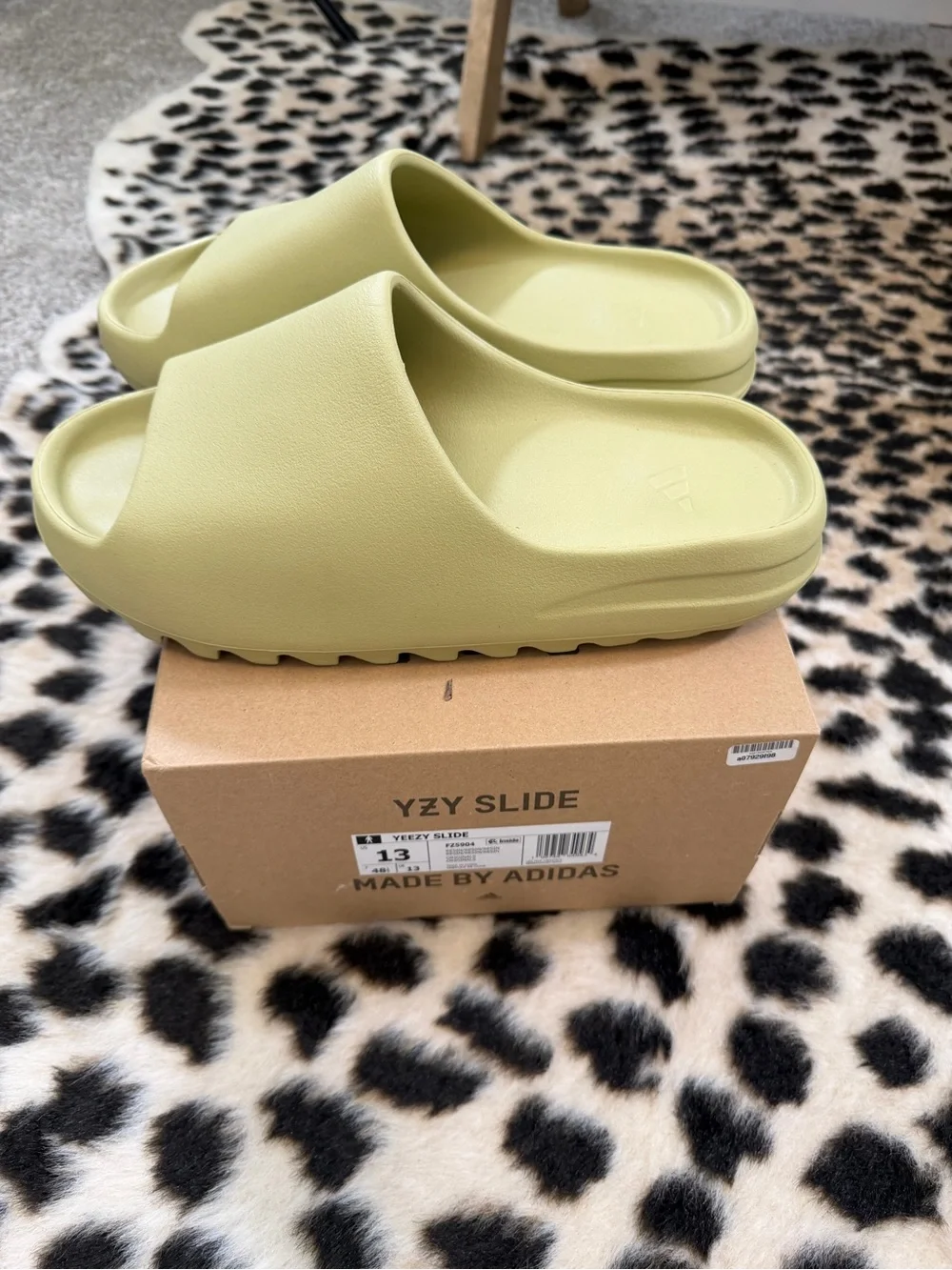 adidas YZY Light Olive Green Slide Sandals Men’s Sz 13